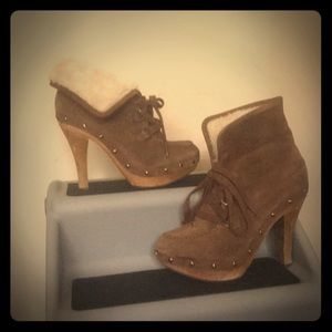 Guess High Heeled Ankle Boots 7.5 tan suede white fur